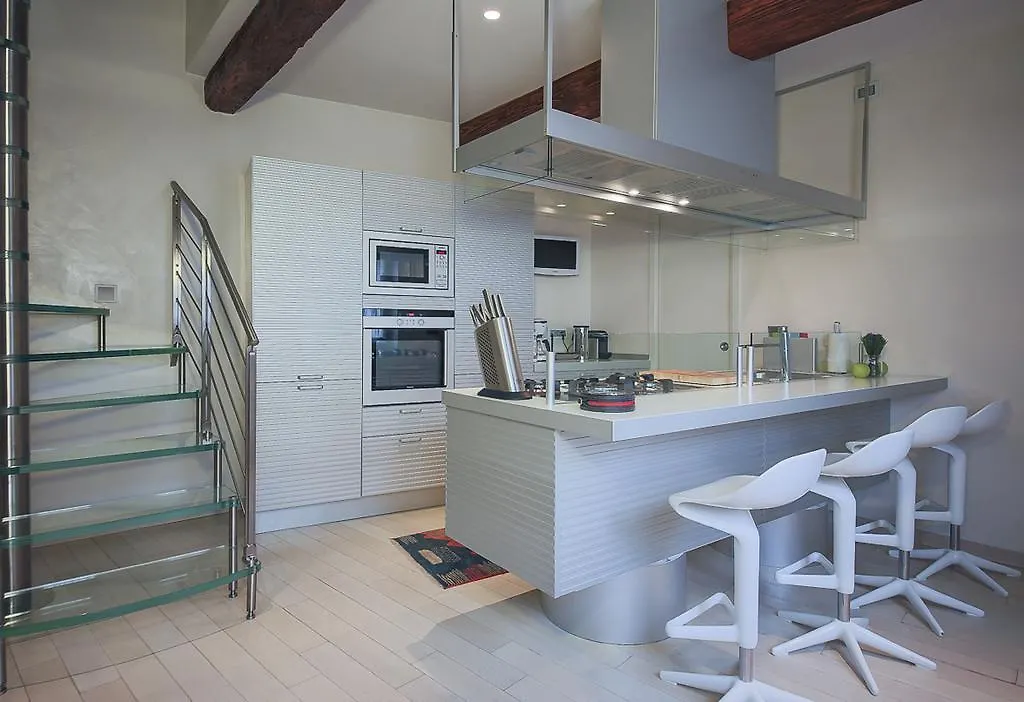 Beautiful Albizi Apartment Florence Italy